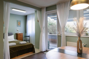 Sunny Retreat - Rooftop Terrace Budapest